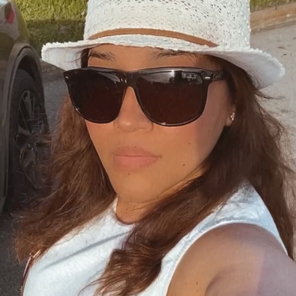 Meet your Posher, Maricela - Picture 1 of 1